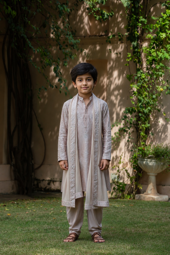 AVYUKT KURTA SET