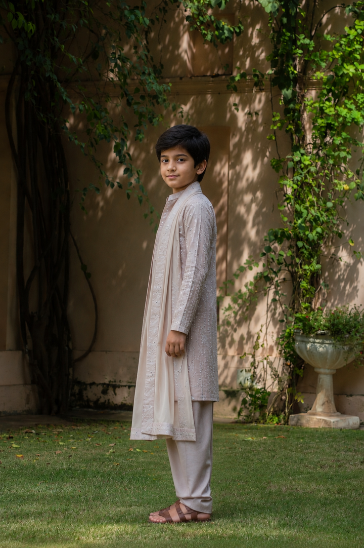 AVYUKT KURTA SET