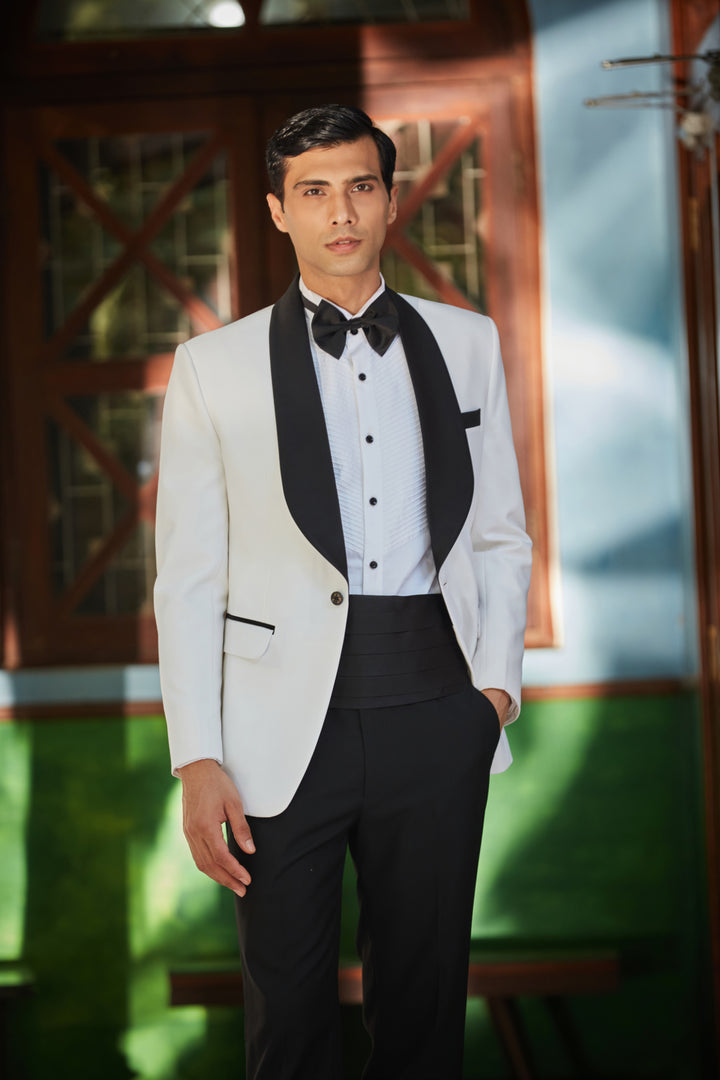 Robert Off-white Tuxedo Peak lapel