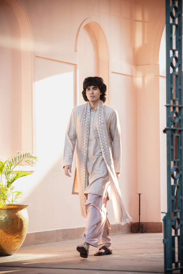 Varaaya Kurta Set