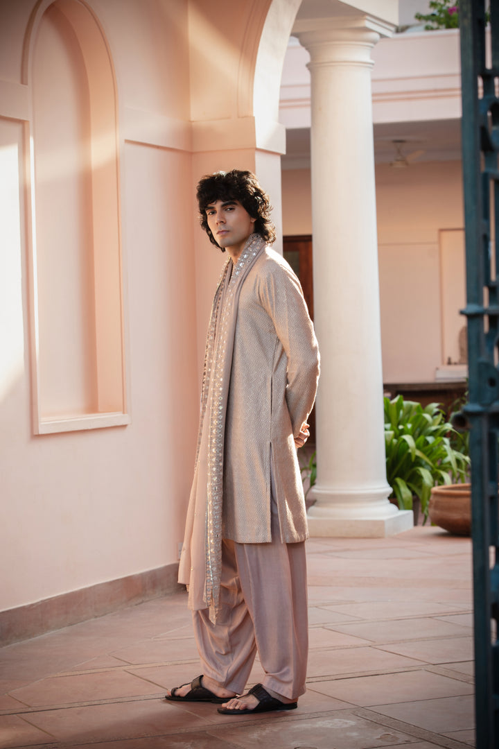 Varaaya Kurta Set