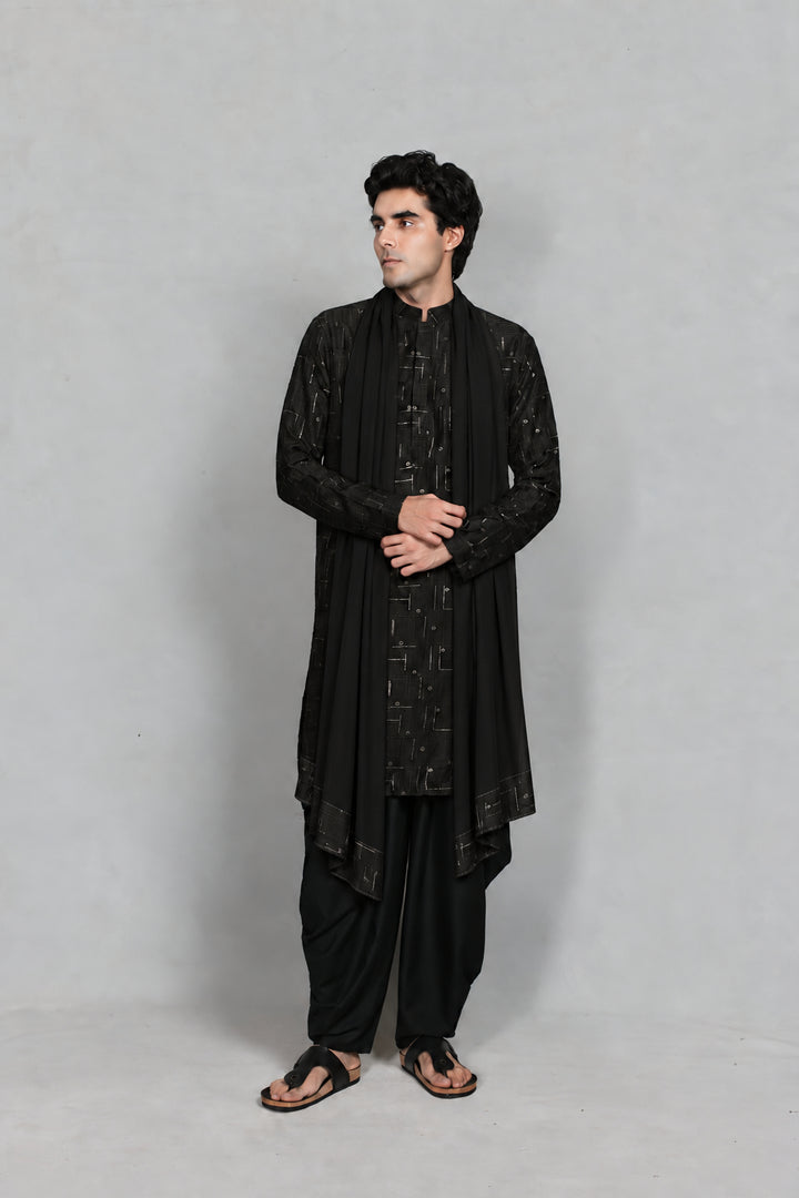 Kaanth Kurta Set in Black