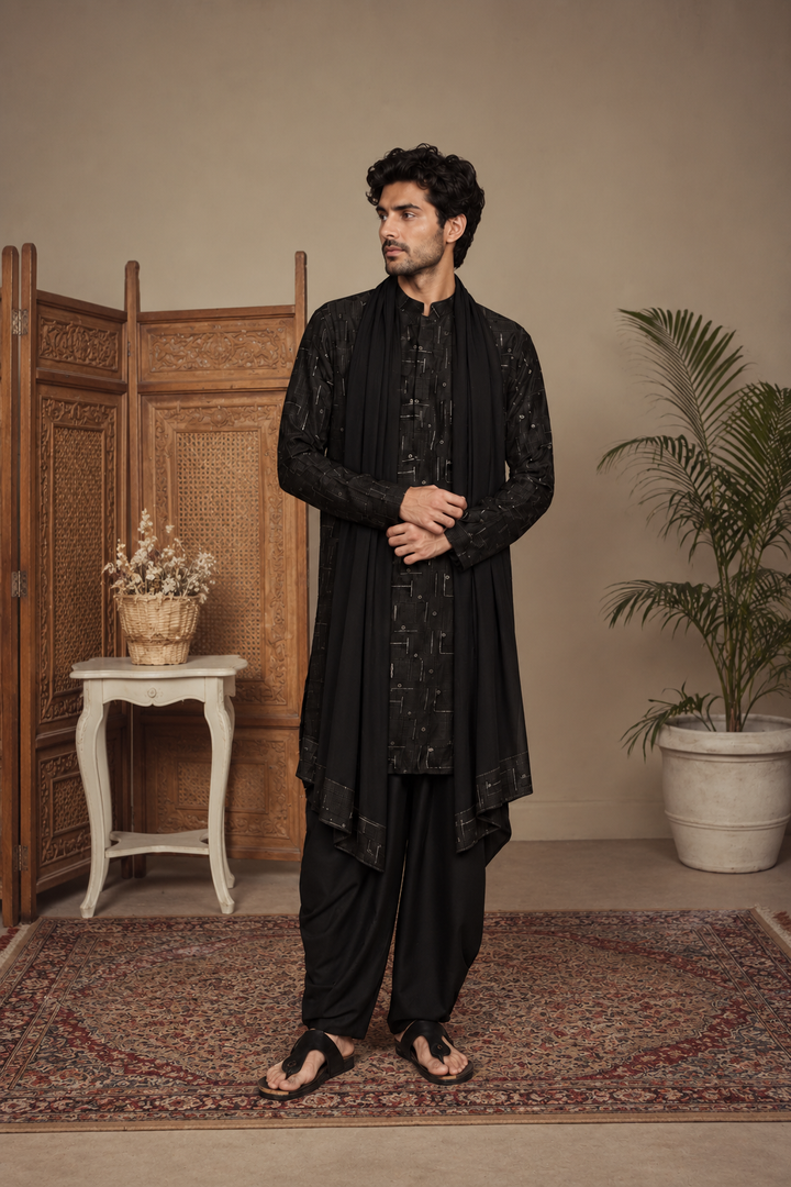 Kaanth Kurta Set in Black