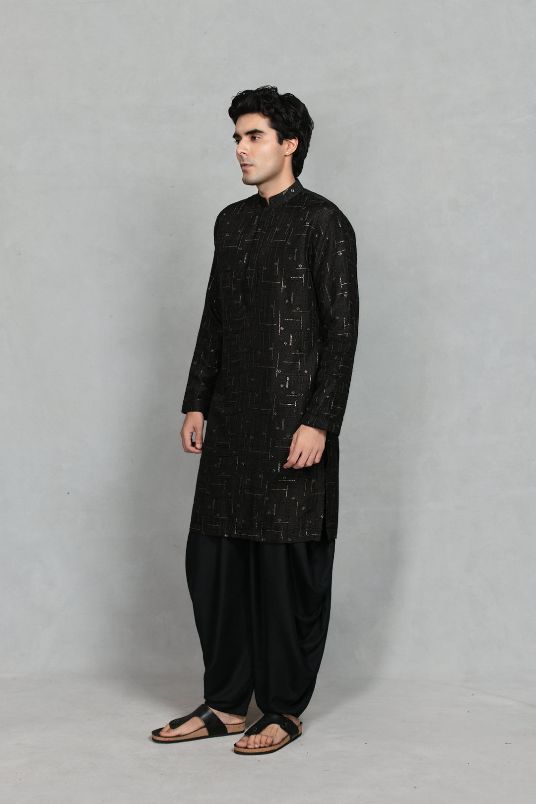 Kaanth Kurta Set in Black