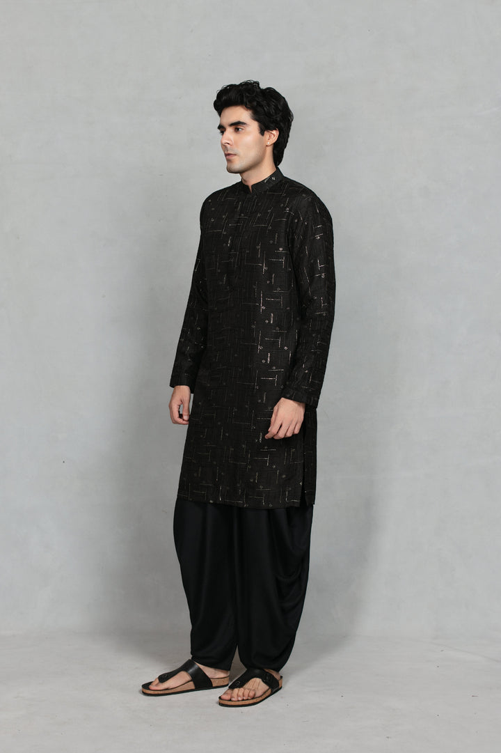 Kaanth Kurta Set in Black