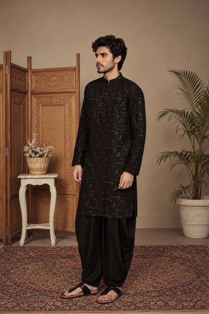 Kaanth Kurta Set in Black