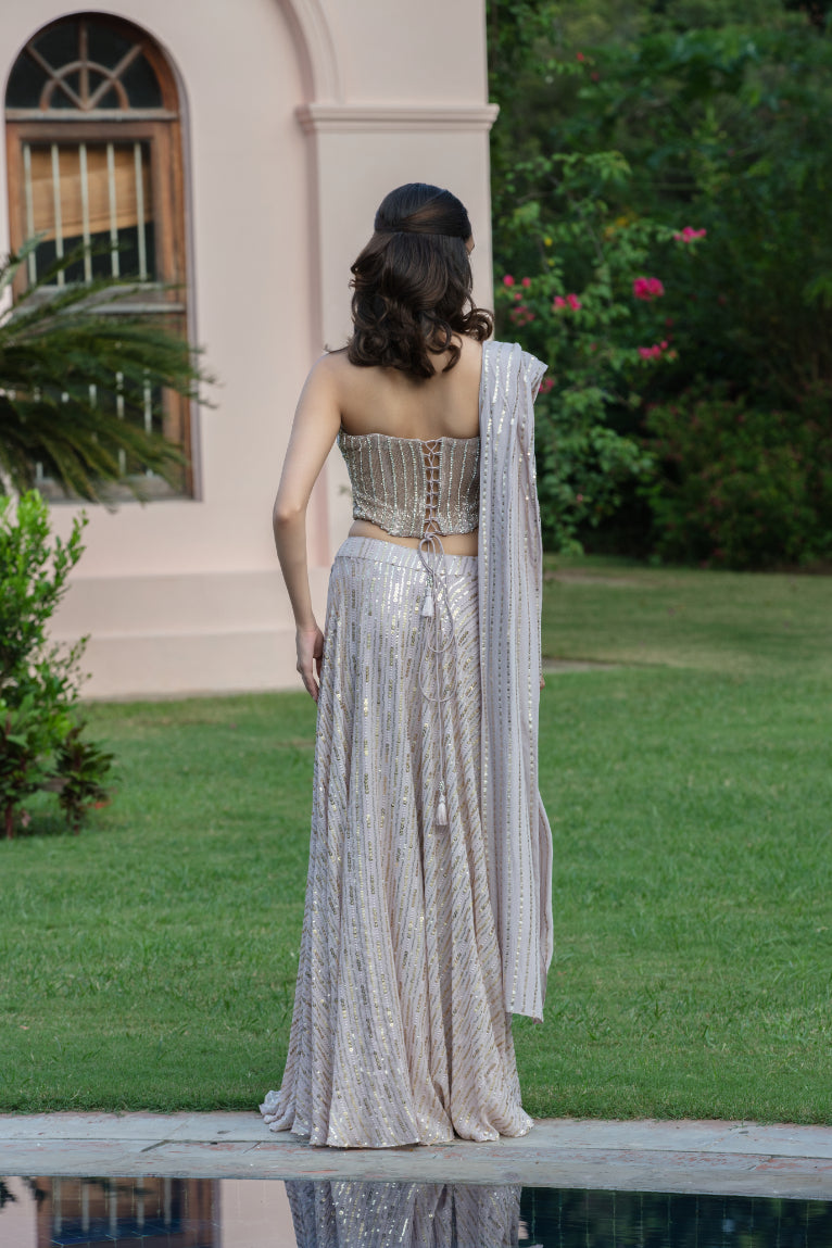 Amoura Lehenga