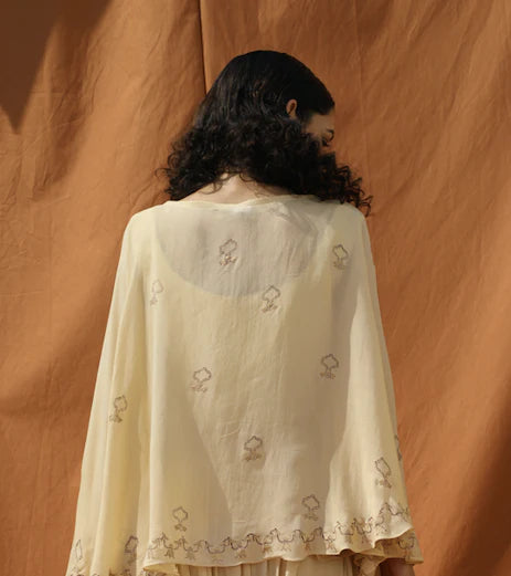 OFF WHITE OPULENT PONCHO WITH DRAPE DHOTI PANTS