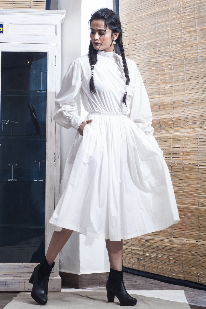 Harper - White Flared Dress With Long Sleeve